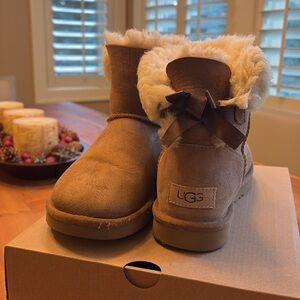 Ugg Women’s 7 Mini Bailey Bow II